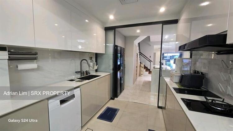 St Annes Wood (D19), Terrace #553005711
